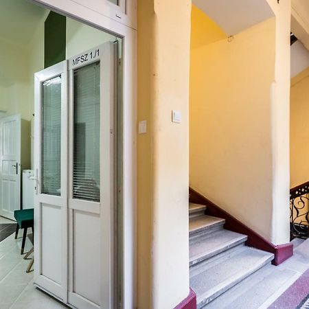 Bpr Turquoise Simplicity Apartment Budapest Eksteriør billede