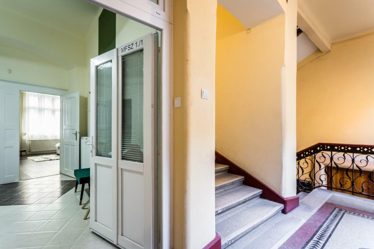 Bpr Turquoise Simplicity Apartment Budapest Eksteriør billede